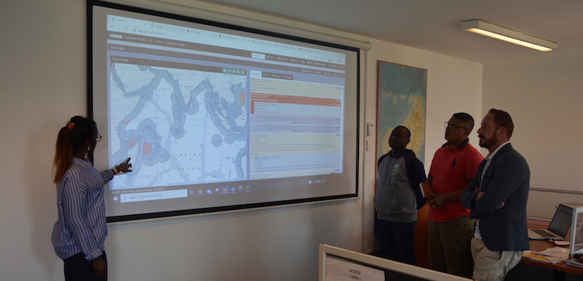 ©️ RMIFC. RMIFC staff using IORIS platform during an exercise on the trafficking of natural species by sea, Antananarivo, Sept 2020.